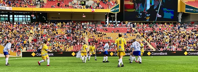 王大雷回应黄油手：嗨，失误就失误，没啥说的 视线被挡没看到球.